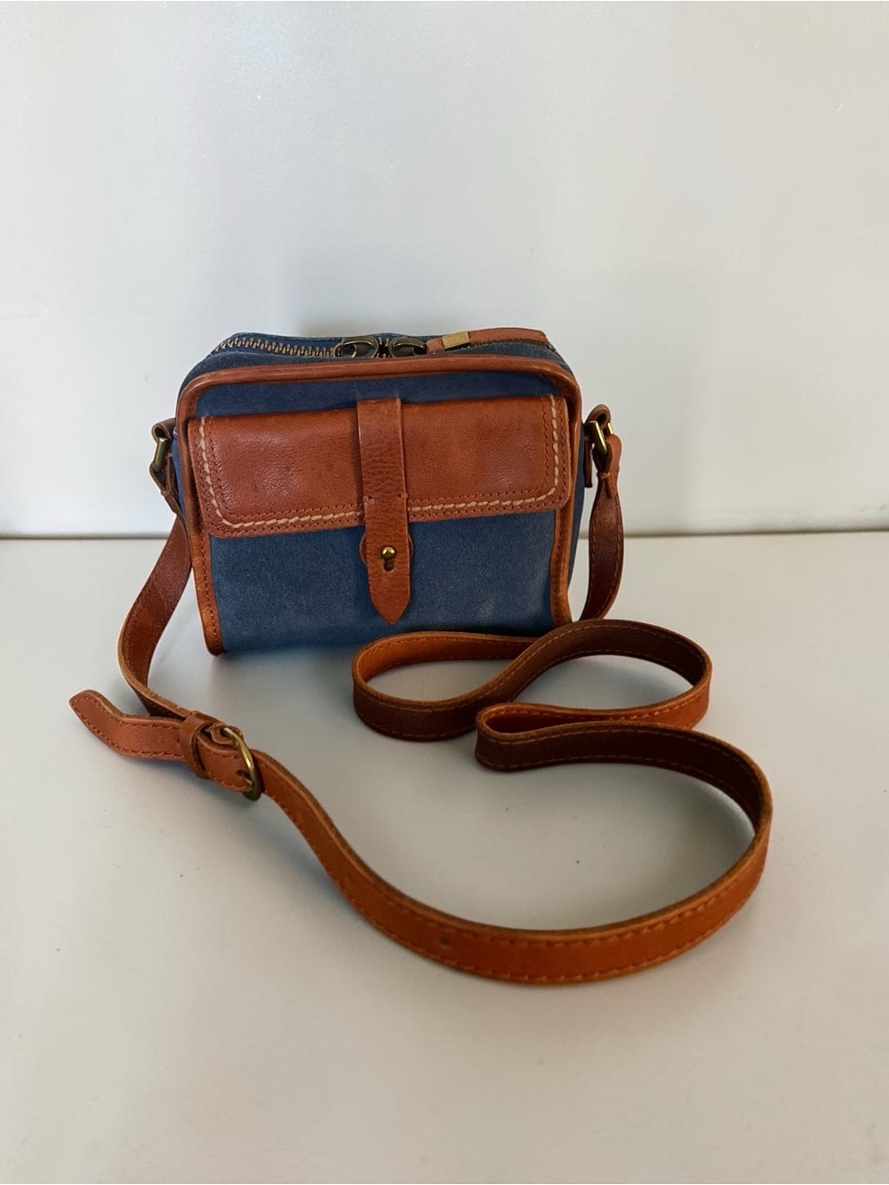 Madewell Camden Mini Crossbody Blue Suede Cognac Leather Camera Bag - Picture 4 of 10